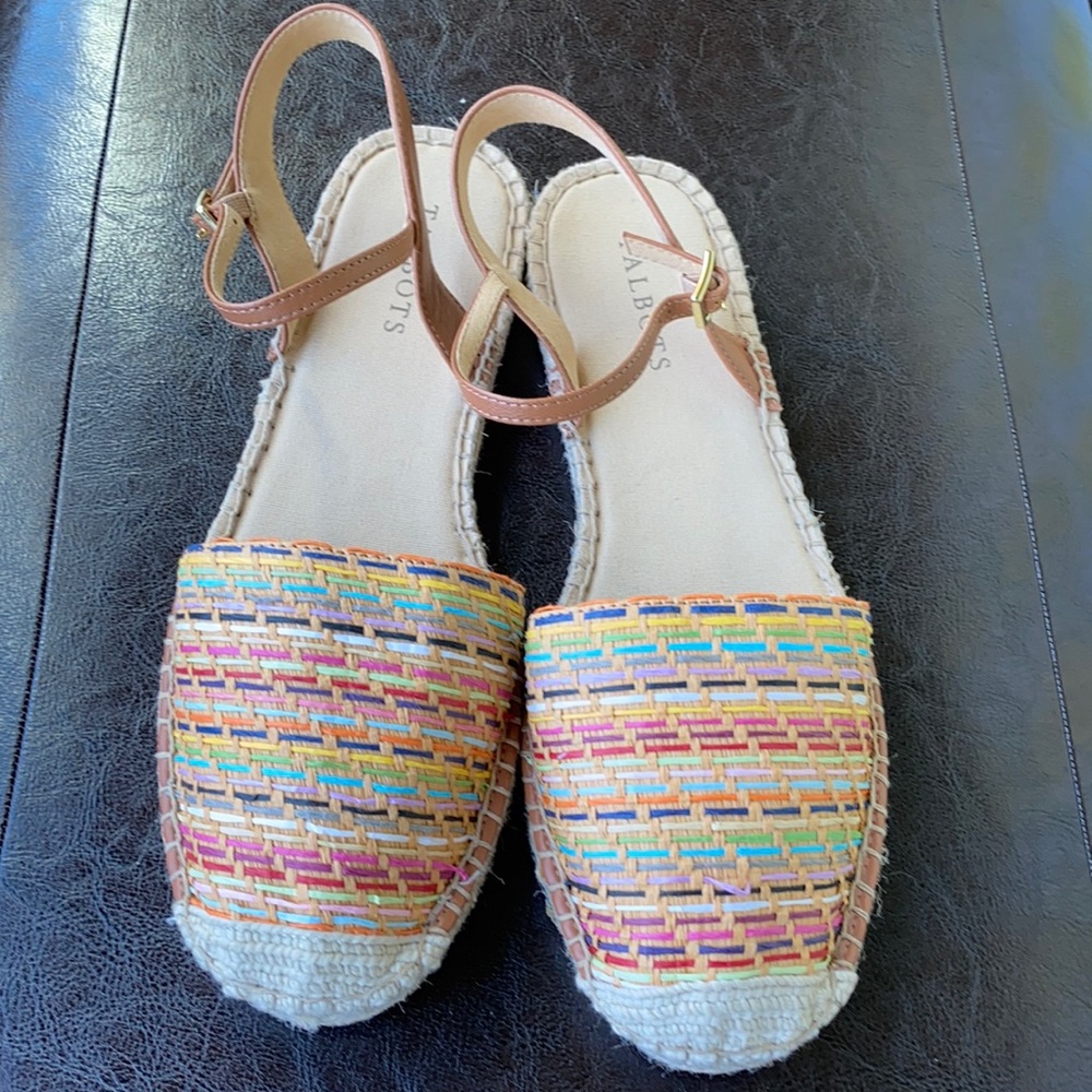 New Women’s Talbots sandals